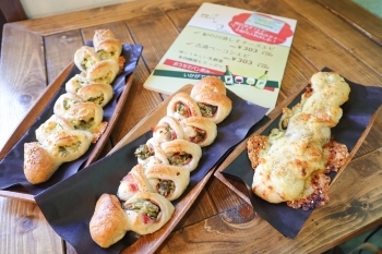 和歌山の漬物や味噌、醤油を使ったパンも多数販売しています！「Pain Place Crouton（パンプラス クルトン）」