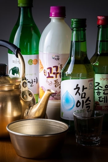 韓国式お酒の楽しみ方もできます。「韓国料理 とん家゛」