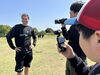 最後は監督にインタビュー！「初めてのサッカー取材！走る、追う、撮る！ドキドキの1日【4/27(日)高学年クラス レッスンレポート】 」