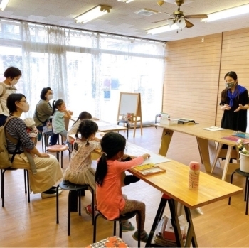 お子様の自主性を尊重して、いいところを褒めてのばします♪「Enfants de la Lune 月の子」