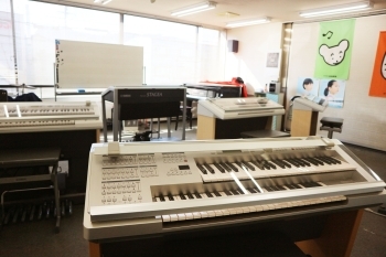 市内3カ所のスタジオで開講。和気あいあいとした雰囲気です。「昭和堂楽器 ヤマハ音楽教室」