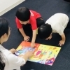 絵本や手遊びで英語を染み込ませます😊「土曜日11:00〜11:40は親子英語体験の日【学力アップは本学の定着から!がモットーの、学習塾併設英会話教室】」
