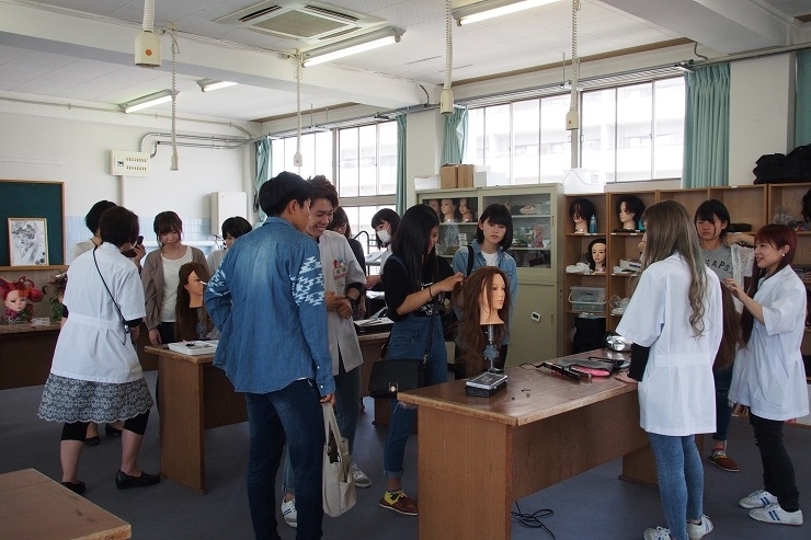 東予理容美容専門学校のオープンキャンパスに行ってきました まいぷれ新居浜編集部ニュース まいぷれ 新居浜市 東予理容美容専門学校のオープンキャンパスに行ってきました まいぷれ新居浜編集部ニュース まいぷれ 新居浜市