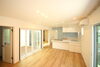 リビングからすぐに中庭に出ることができます！「施工事例🏡「子どもたちがのびのび遊ぶ　中庭デッキのある住まい」を追加しました」