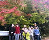 高梁川に架かる橋で水面に映る紅葉を見て笑顔「紅葉を見に行きましたP2」