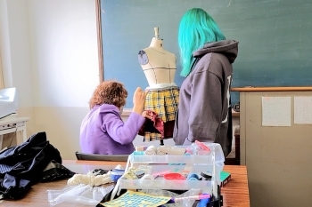 ファッション本科　2年制
基礎技術を総合的に学びます「神戸文化服装学院」