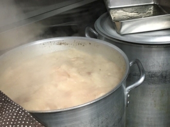 コトコト煮込んで作る自慢のスープ。「山創」
