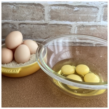 全てが白い卵、音更町産の「米艶」を使用したオムライスを提供「洋食プチジョア」