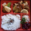 「明日の日替り弁当は華ちらし」