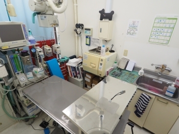 広い病院ではありませんが、専門的な医療機器を備えています。「チコラ動物病院」