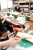 子供が夢中になれる！　自分の力で貴石画を完成させよう♪「貴石画体験工房 三晃貴石」