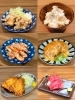 人気のおつまみ（国産鶏のから揚げ、自家製ポテトサラダなど）「寄り道ピザRocco」