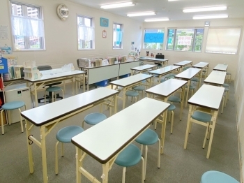 集中して学習し、学年の枠に関係なく、切磋琢磨できます。「公文式幕張5丁目教室」