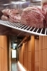 上）氷見牛
下）仕切りを外して部屋を拡げることもできます「牛屋-鐵-」