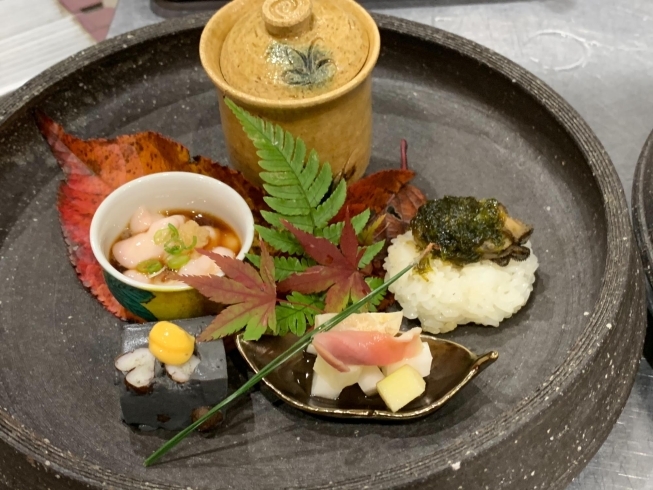 「こんばんは  IKOI Japanese Cuisineです✨淡路島3年トラフグのコース料理始まってます！毎年人気の三年とらふぐぜひご賞味ください✨」