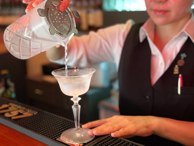 「Bar GIN-JOINTS」女性バーテンダーによる隠れ家BAR。17時開店です。