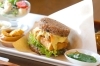 ランチメニューの一例（酵素玄米ライスバーガー）※期間限定「幸の木」