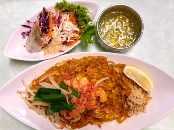 人気の「パッタイ」
タマンリンドソース風味の海老入り焼きソバ「タイ料理 クゥンクワン」