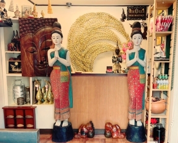 タイの雑貨であふれる店内　旅行気分を味わえますよ♪「タイ古式マッサージ ワンウィサー」