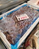 「魚が少ないのでみんなでホタルイカの目ん玉取り🦑🦑」