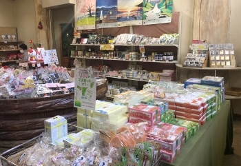 新庄・最上の農産加工品、菓子類なども揃っています！「川の駅 ヤナ茶屋もがみ」