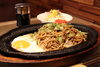 人気メニュー「鉄板焼きそば」「I.C スズキ」