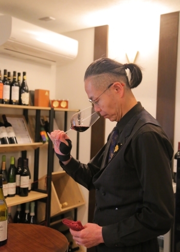 一緒にワイン談義しませんか？
初めての方でも楽しめると思います「Wine Salon Tanaka Shop&Bar」