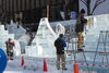 ❺制作中の氷像、その３（撮影：2月2日、編集部）「2024雪まつり。準備状況、観てある記（すすきの会場編)」