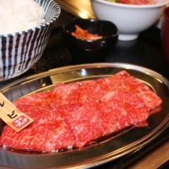 志木駅東口の『焼肉ブリッヂ』でコスパ最強の「和牛カルビ定食」ランチ♪