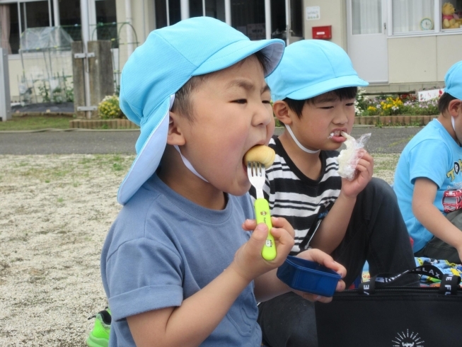 大きいお口であーん「美味しいお弁当をありがとうございました♡」