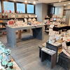 店内「802SKYSHOP八王子の物を取り扱っています。八王子 八王子市 お土産 地酒 ジャム 桑都 陶器 作家 八蜜 八王子産 野菜 雑貨 hachioji 観葉植物　高尾 桑 織物　水引　食品　 」