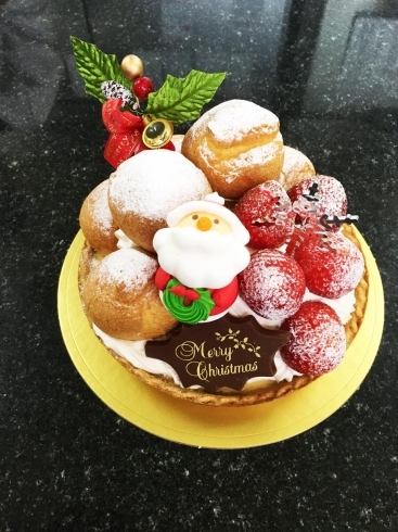プチシューとイチゴのタルト「クリスマスケーキ☆ご予約についてお知らせ」