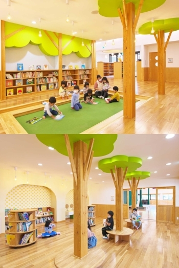 森をイメージした絵本・図書コーナーは子供たちに大人気です♪「ハーモニーこども園」