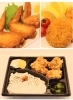 上：おかずにぴったりな手羽先やコロッケ
下：からあげ弁当「からあげ金と銀ビッグ甲南店」