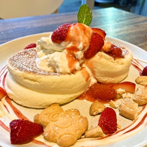 「CafeRob（カフェロブ） 加古川店」ふわふわしゅわしゅわで、口の中でとける台湾パンケーキをぜひ♪