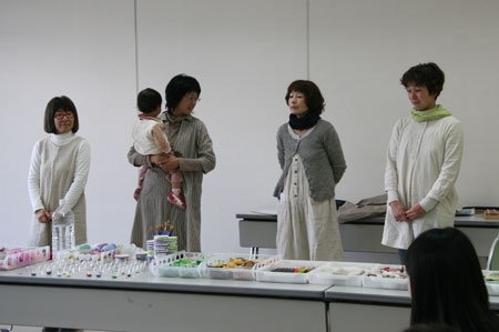 左から、菊川法子先生、田中理無さん、伊藤真希さん、藤田恭子さん