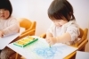 一時預かりの料金は、0歳児1600円、1～3歳児1200円「大王児園」