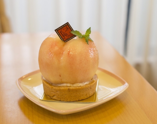 まるごと 桃 のケーキです 北小岩 ラトリエ ドゥ シュクル まいぷれ江戸川編集部のニュース まいぷれ 江戸川区
