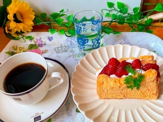 「カフェ ひまわり」米粉100%のシフォンケーキが自慢♪　醍醐のほっこりカフェ