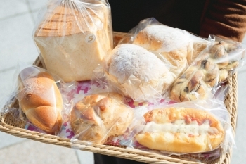品数豊富な手作りパンは、保存料不使用「ベーカリー夢風船」