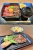 上：肉重（備長炭ステーキと肉そぼろ）
下：ステーキ「口喜」