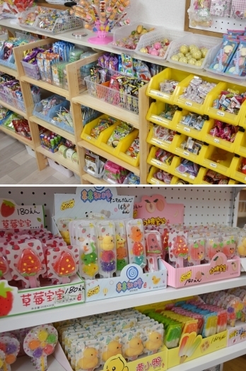台湾で人気の駄菓子などもあり、おやつだけ買いに来る小学生も♪「EMIKKUMA SHOP」