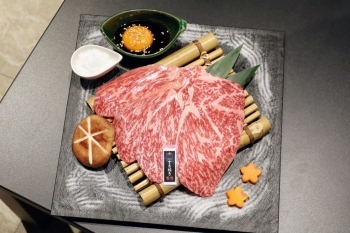 焼肉屋さんのすき焼き1950円もイチボを贅沢に！「近江牛焼肉 愛炎」