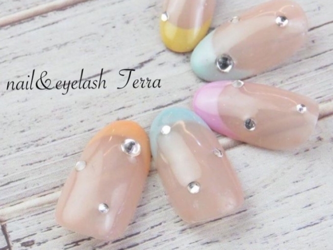 「nail＆eyelash Terra 明石店」検定保持者の高度な技術で美を極める。丁寧なカウンセリングも。
