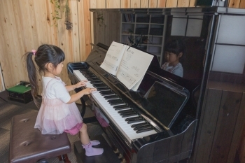 教本リトミックバイエルを使い楽しくピアノレッスン「OTONOKI STUDIO」