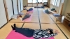 ヨガのポーズで身体を緩めると血流もよくなります「夜、眠れない方！氣功教室で呼吸を調え、ぐっすり眠れるようになります。」