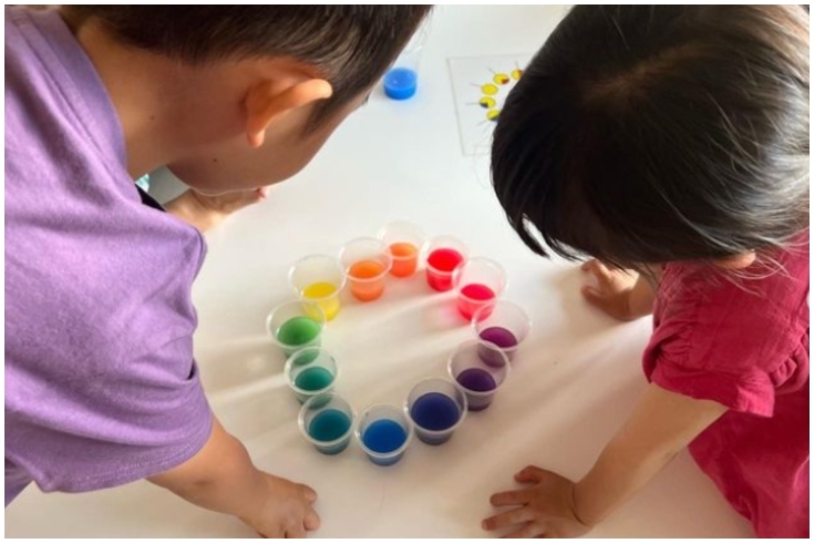「ベビー・こども色彩知育教室 小岩クラス」色彩豊かな知性と感性を～遊ぶ力で集中力を育み、学ぶ力を伸ばす