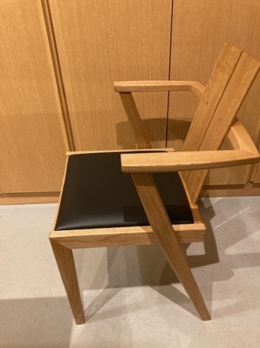 LOGチェア(張座)「個性的な素朴な椅子　LOGチェア　椅子・いす・チェアをお探しなら札幌の家具専門店『彩工房畑山』へ」
