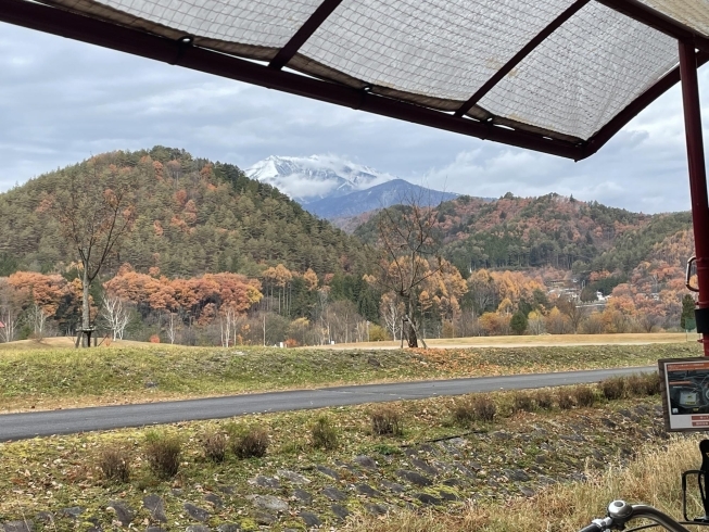 林鉄バイクに乗って御嶽山を眺める「王滝森林鉄道の軌跡、松原スポーツ公園でも見られます。」