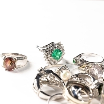 お客様の大切なジュエリーの無料クリーニングサービスも実施中◎「買取専門店 ジュエルカフェ大宮ステラタウン店」